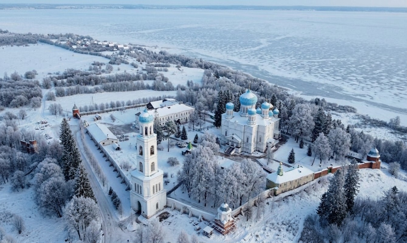Авраамиево-Городецкий монастырь зимой
